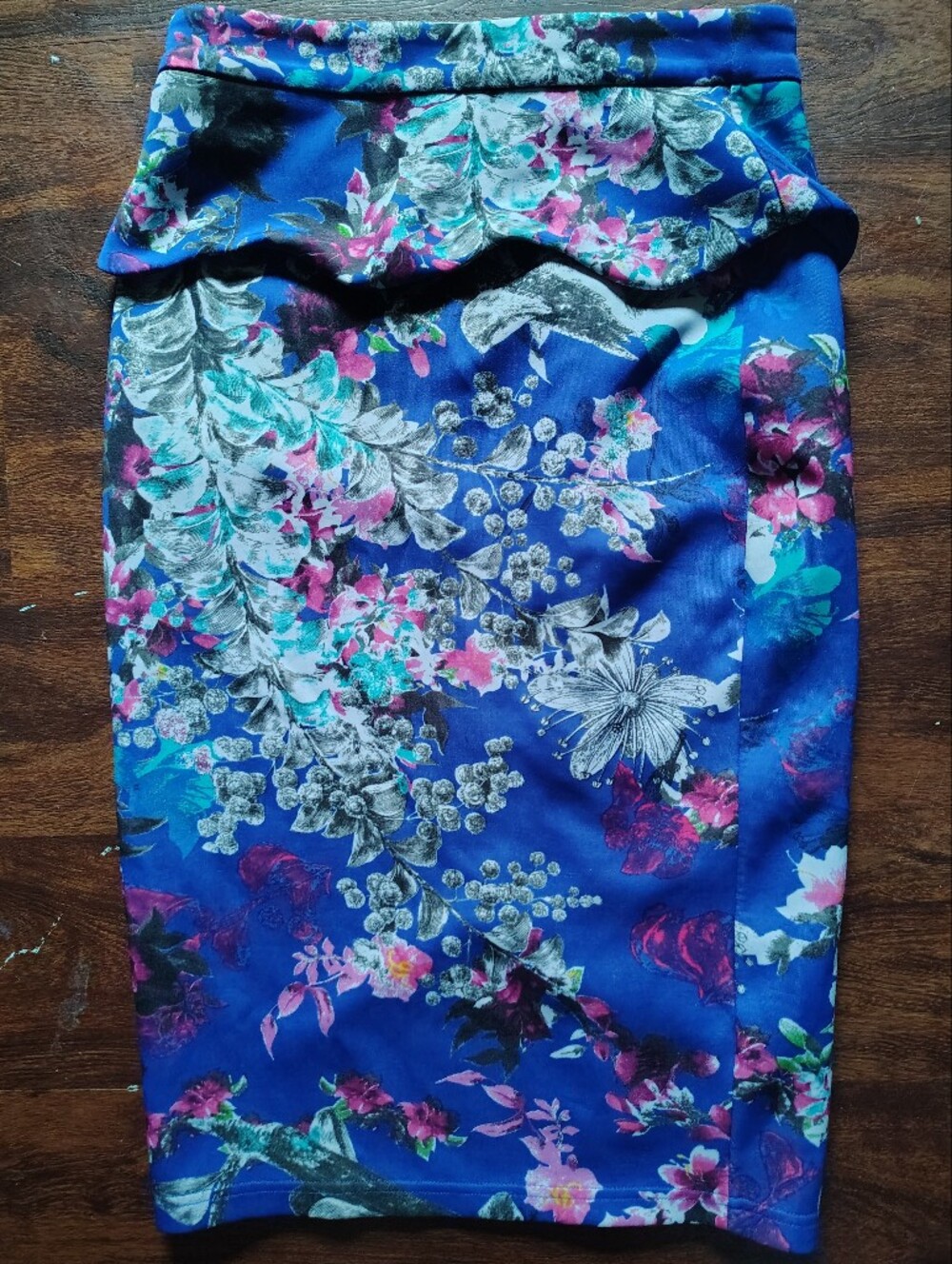 BEBE Blue Floral Pencil Skirt (SMALL)
